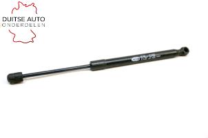 New Set of gas struts for boot BMW 3 serie (E90) 318d 16V Price € 45,00 Inclusive VAT offered by Duitse Auto Onderdelen