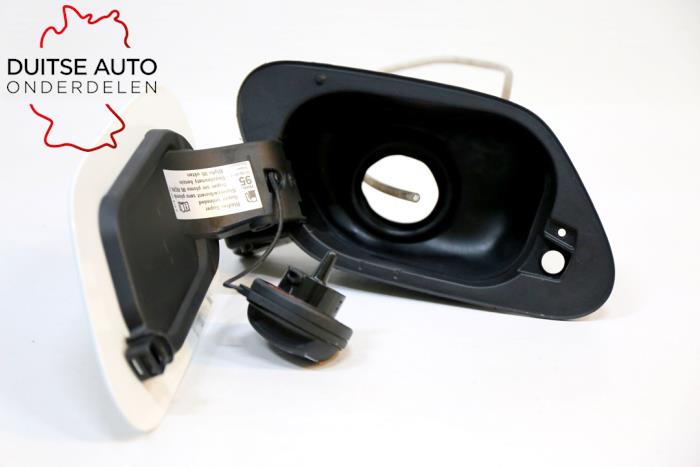 Tank cap cover from a Volkswagen Golf VII (AUA) 1.4 GTE 16V 2016
