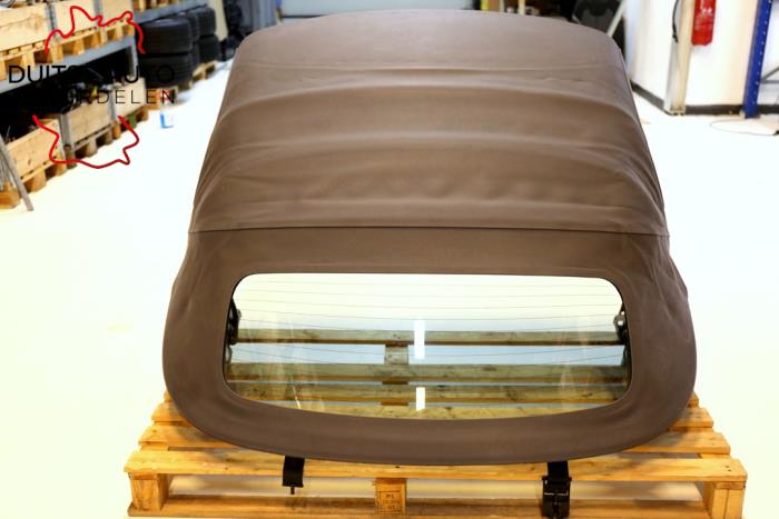 Mjukt tak från en Audi TT Roadster (FV9/FVR) 2.0 TDI 16V 2016