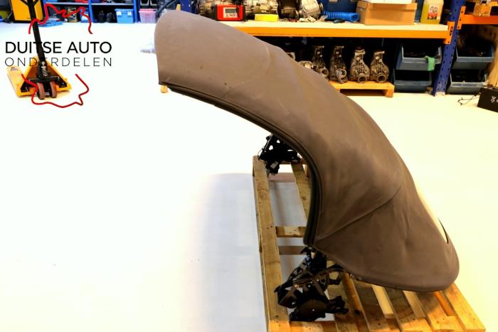 Mjukt tak från en Audi TT Roadster (FV9/FVR) 2.0 TDI 16V 2016