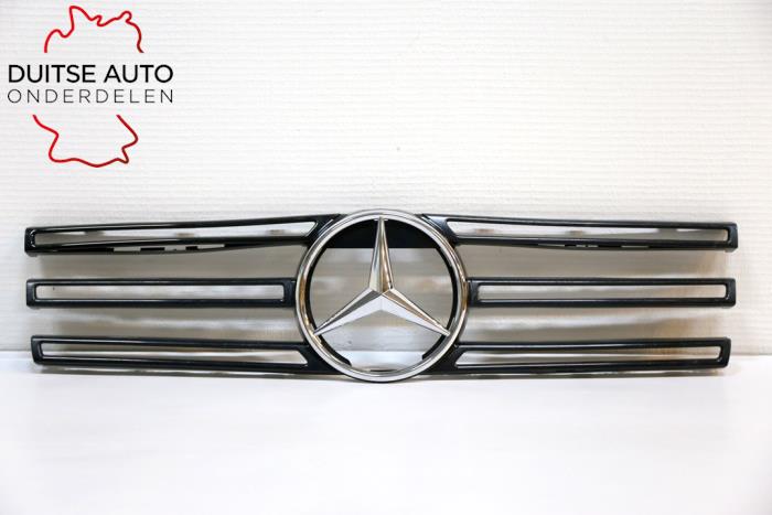 Używane Grill Mercedes G (463) 350 GD Turbo Cena € 150,00 Z VAT oferowane przez Duitse Auto Onderdelen