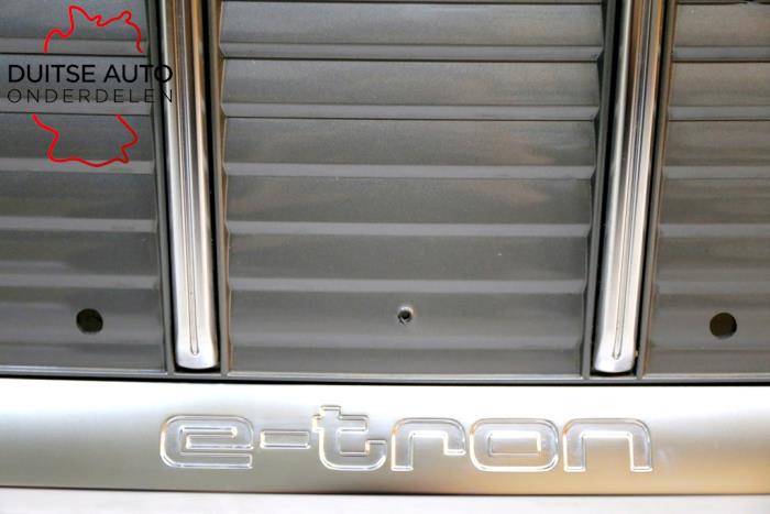 Rejilla de un Audi E-Tron (GEN) 50 2020