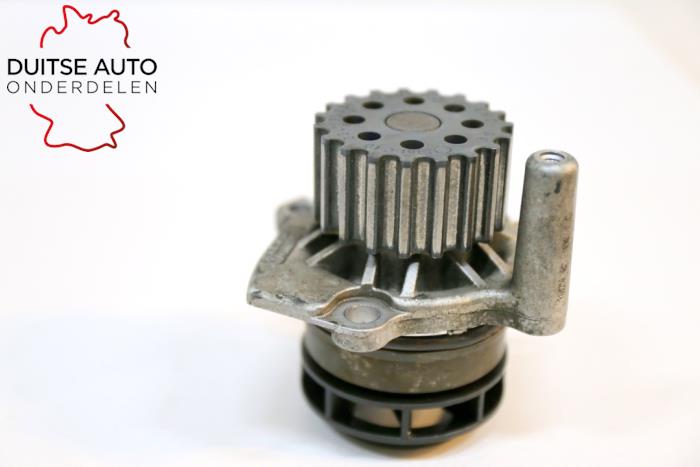 Begagnade Vattenpump Volkswagen Tiguan (5N1/2) 2.0 TDI 16V 4Motion Pris € 75,00 Inklusive moms erbjuds av Duitse Auto Onderdelen