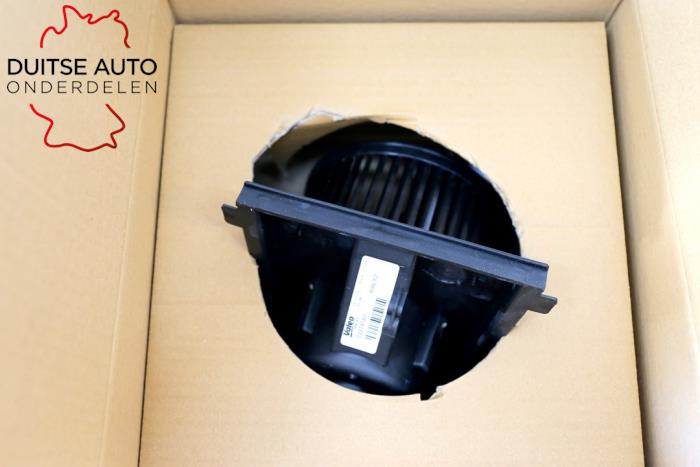 Heating and ventilation fan motor from a Audi TT (8N3) 1.8 20V Turbo Quattro 2006