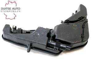 Used Front windscreen washer reservoir Audi Q5 (8RB) 2.0 TDI 16V Quattro Price € 36,30 Inclusive VAT offered by Duitse Auto Onderdelen