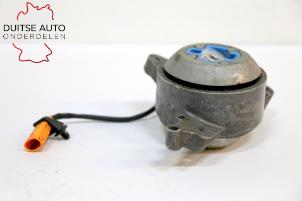 Usagé Support moteur Audi A8 (D4) 3.0 TDI V6 24V Quattro Prix € 90,75 Prix TTC proposé par Duitse Auto Onderdelen