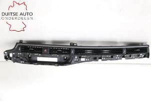 Used Dashboard vent Audi A4 Avant Quattro (B9) 2.0 TDI 16V Price € 79,99 Inclusive VAT offered by Duitse Auto Onderdelen