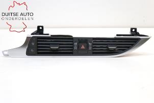 Usagé Aerateur tableau de bord Audi A6 (C7) 3.0 V6 24V TFSI Quattro Prix € 80,01 Prix TTC proposé par Duitse Auto Onderdelen