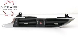 Usagé Aerateur tableau de bord Audi A6 (C7) 2.0 T FSI 16V Quattro Prix € 80,01 Prix TTC proposé par Duitse Auto Onderdelen