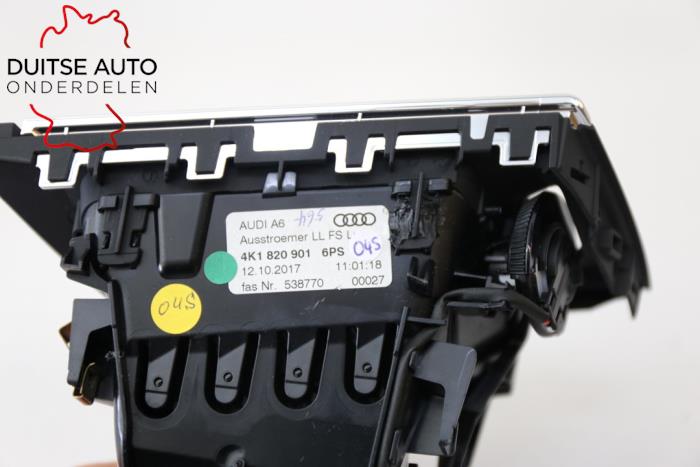Grille aération tableau de bord d'un Audi A6 (C8) 2.0 16V 45 TFSI Mild Hybrid Quattro 2020