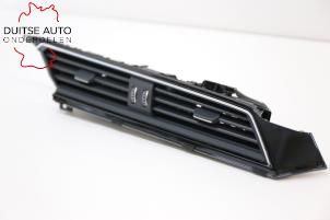 Usagé Grille aération tableau de bord Audi E-tron (GEN) 55 Prix € 99,99 Prix TTC proposé par Duitse Auto Onderdelen