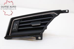 Usagé Grille aération tableau de bord Audi E-tron (GEN) 55 Prix € 90,75 Prix TTC proposé par Duitse Auto Onderdelen
