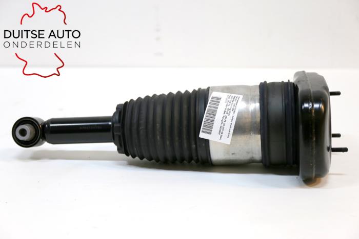Air spring from a BMW 5 serie Touring (G31) 530i 2.0 TwinPower Turbo 16V 2018