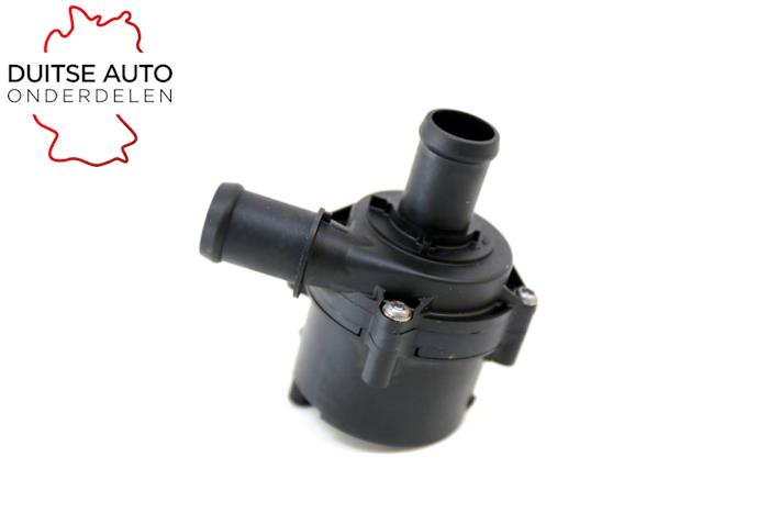 Additional water pump from a Audi A1 City Carver (GBH) 1.5 35 TFSI 16V 2020