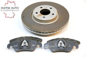 Used Brake disc + block front Audi A6 (C7) 2.0 TDI 16V Price on request offered by Duitse Auto Onderdelen