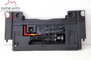 Usagé Kit d'outils Audi A5 Sportback (F5A/F5F) 1.4 TFSI 16V Prix € 181,50 Prix TTC proposé par Duitse Auto Onderdelen