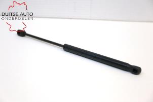 Usagé Amortisseur à gaz arrière gauche Volkswagen Transporter T6 2.0 TDI DRF 4Motion Prix € 12,10 Prix TTC proposé par Duitse Auto Onderdelen