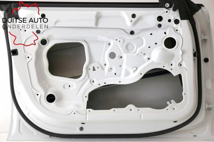 Door 4-door, front left from a Audi RS7 Sportback (4GA/4GF) 4.0 V8 TFSI Performance 32V 2017