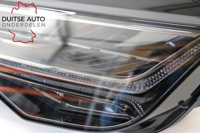 Headlight, left from a Audi RS7 Sportback (4GA/4GF) 4.0 V8 TFSI Performance 32V 2017