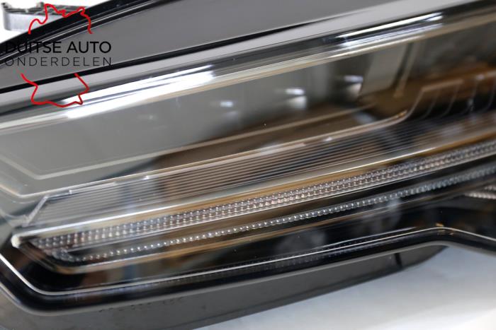 Headlight, left from a Audi RS7 Sportback (4GA/4GF) 4.0 V8 TFSI Performance 32V 2017