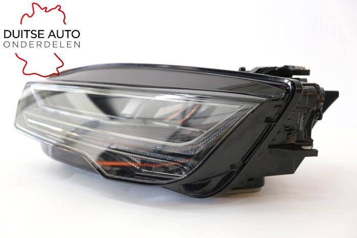 Headlight, left from a Audi RS7 Sportback (4GA/4GF) 4.0 V8 TFSI Performance 32V 2017