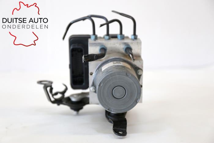 ABS pump from a Audi RS7 Sportback (4GA/4GF) 4.0 V8 TFSI Performance 32V 2017