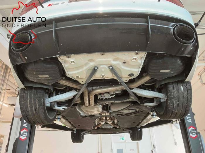 Knuckle, rear right from a Audi RS7 Sportback (4GA/4GF) 4.0 V8 TFSI Performance 32V 2017
