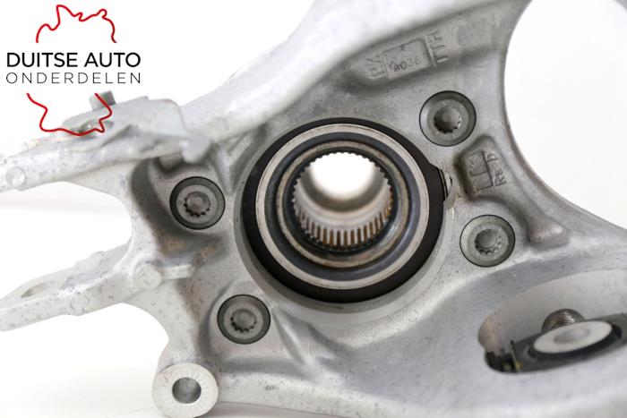 Knuckle, rear right from a Audi RS7 Sportback (4GA/4GF) 4.0 V8 TFSI Performance 32V 2017