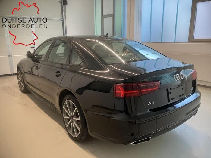 Tür 4-türig links vorne van een Audi A6 (C7) 3.0 TDI V6 24V Quattro 2016