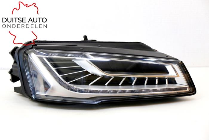 Używane Reflektor prawy Audi A8 (D4) 3.0 TDI V6 24V Quattro Cena € 999,00 Z VAT oferowane przez Duitse Auto Onderdelen