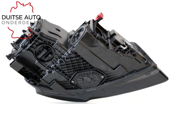 Phare gauche d'un Audi A8 (D4) 3.0 TDI V6 24V Quattro 2016