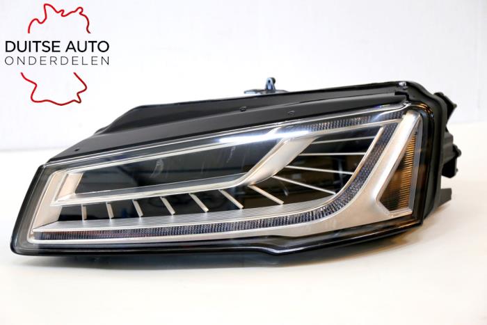 Phare gauche d'un Audi A8 (D4) 3.0 TDI V6 24V Quattro 2016