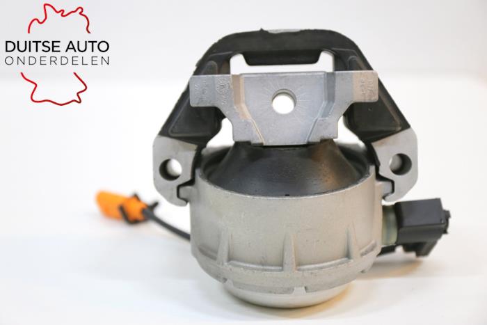 Usagé Support moteur Audi A8 (D4) 3.0 TDI V6 24V Quattro Prix € 60,50 Prix TTC proposé par Duitse Auto Onderdelen