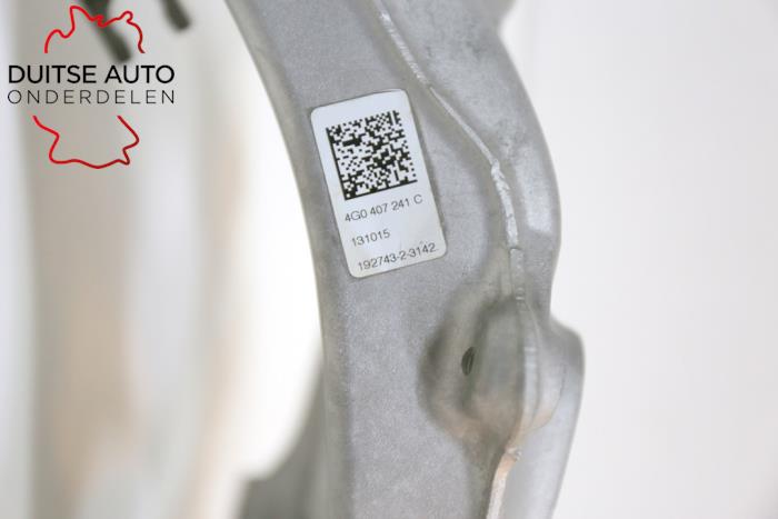 Achsschenkel links vorne van een Audi A6 (C7) 3.0 TDI V6 24V Quattro 2016