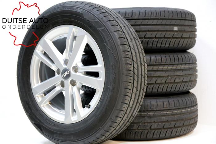 Sporthjulsuppsättning + däck från en Audi Q3 (F3B) 2.0 35 TDI 16V 2022