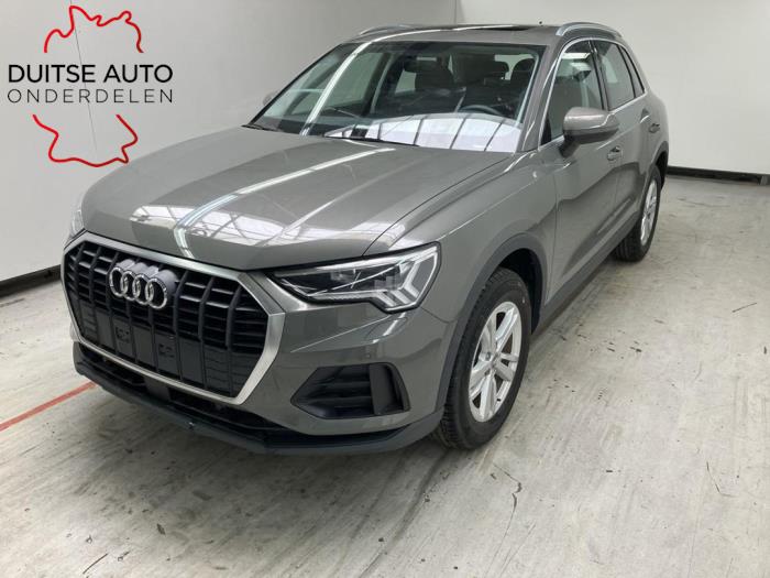 Sporthjulsuppsättning + däck från en Audi Q3 (F3B) 2.0 35 TDI 16V 2022