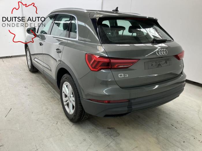 Sporthjulsuppsättning + däck från en Audi Q3 (F3B) 2.0 35 TDI 16V 2022