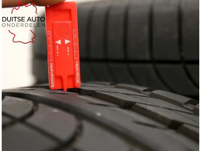 Sporthjulsuppsättning + däck från en Audi Q3 (8UB/8UG) 2.0 16V TFSI 211 Quattro 2015