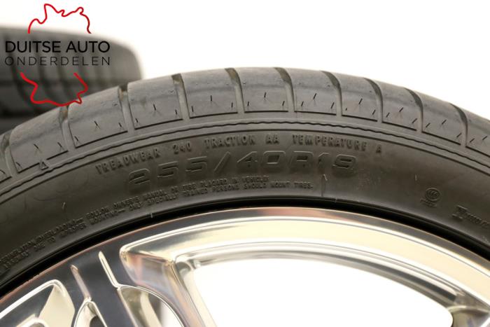 Sporthjulsuppsättning + däck från en Audi Q3 (8UB/8UG) 2.0 16V TFSI 211 Quattro 2015