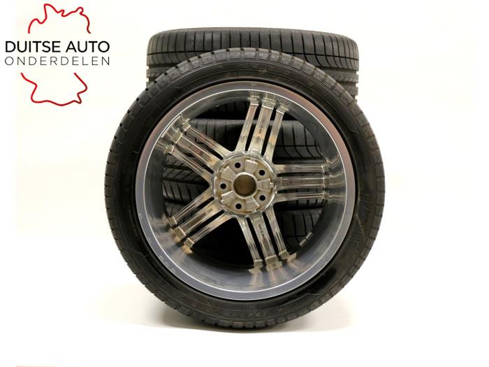 Sporthjulsuppsättning + däck från en Audi Q3 (8UB/8UG) 2.0 16V TFSI 211 Quattro 2015