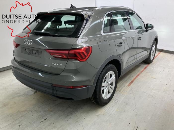 Sporthjulsuppsättning + däck från en Audi Q3 (F3B) 2.0 35 TDI 16V 2022