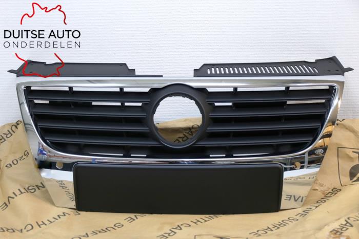 Nya Grill Volkswagen Passat (3C2) 1.6 TDI 16V Bluemotion Pris € 181,50 Inklusive moms erbjuds av Duitse Auto Onderdelen