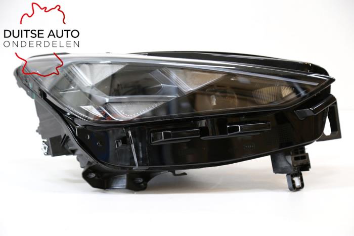 Używane Reflektor prawy Cupra Tavascan (KR1) VZ 82 kWh Cena € 1.210,00 Z VAT oferowane przez Duitse Auto Onderdelen