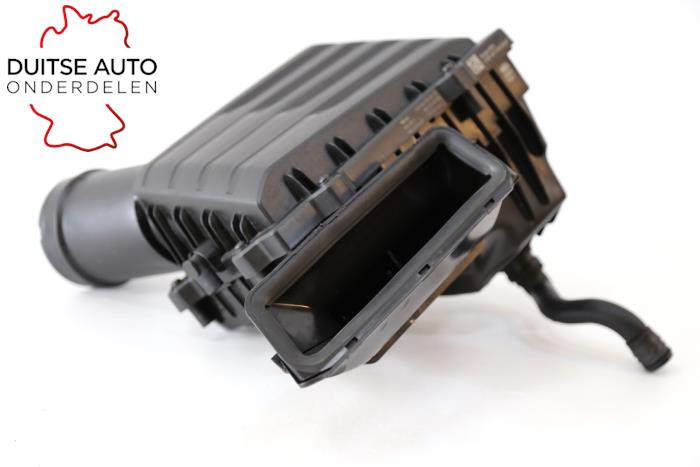 Begagnade Luftfilterhus Cupra Leon (KLCB) 1.5 e-Hybrid 16V Pris € 90,75 Inklusive moms erbjuds av Duitse Auto Onderdelen