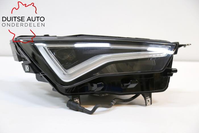 Używane Reflektor prawy Cupra Ateca 1.5 TSI 16V Cena € 635,25 Z VAT oferowane przez Duitse Auto Onderdelen