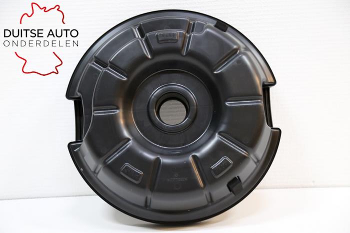 Używane Subwoofer Seat Ateca (5FPX) 1.5 TSI 16V Cena € 99,99 Z VAT oferowane przez Duitse Auto Onderdelen