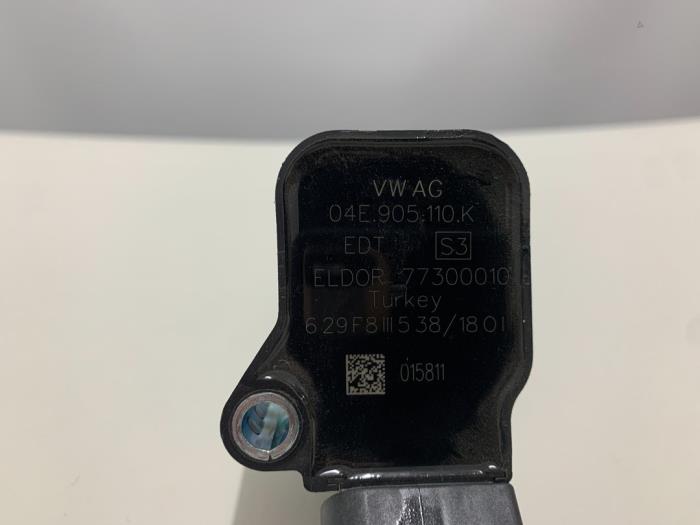 Pen ignition coil from a Audi Q3 (8UB/8UG) 1.4 TFSI 16V 2018