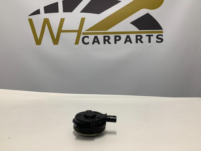 Nya Kamaxelsensor BMW 3 serie (F30) 330i 2.0 16V Pris € 24,20 Inklusive moms erbjuds av WH Carparts