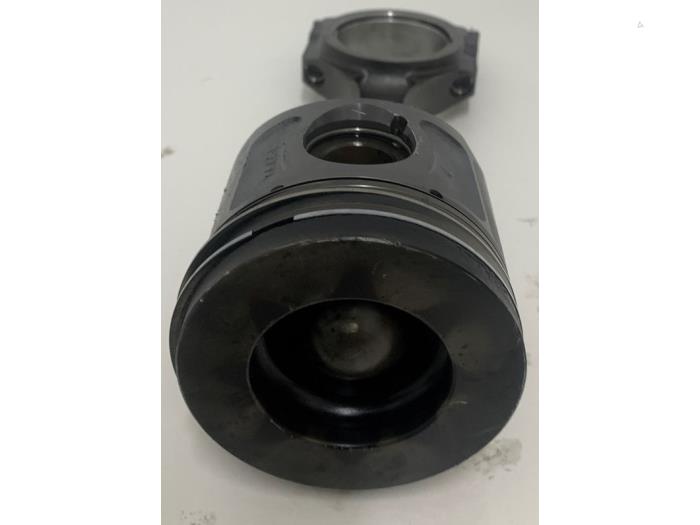 Usados Pistón Ford Transit 2.2 TDCi 16V RWD Precio € 60,50 IVA incluido ofrecido por WH Carparts