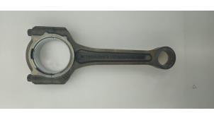 Used Connecting rod Ford Focus 4 1.0 Ti-VCT EcoBoost 12V 125 Price € 48,40 Inclusive VAT offered by WH Carparts